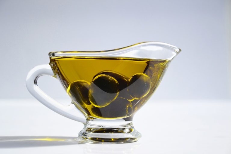 Oliwa z oliwek, kiedy jest zjełczała?