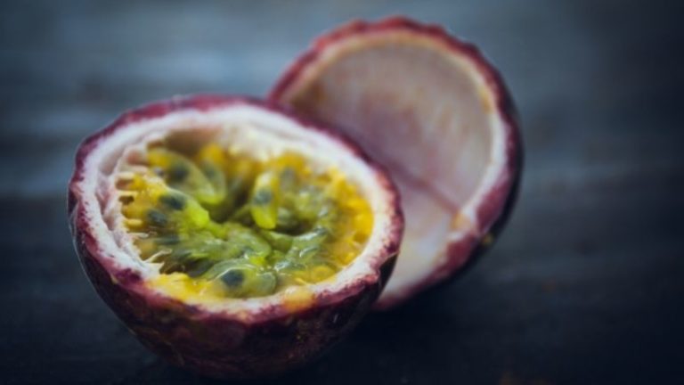 Czym jest marakuja i jak wykorzystać ją w kuchni