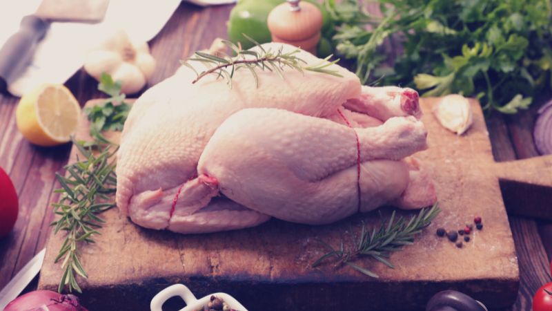jak rozpoznać zepsute mięso z kurczaka