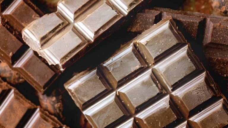 biały nalot na czekoladzie czekolada się zepsuła