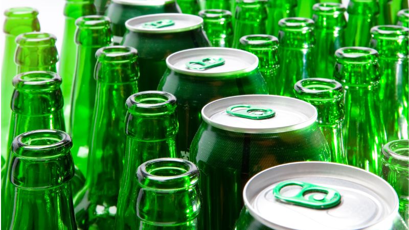 Dlaczego piwo z puszki i piwo butelki smakują inaczej?